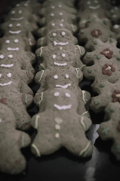 Lebkuchen Menschenform Auf Dem Tisch — Stockfoto