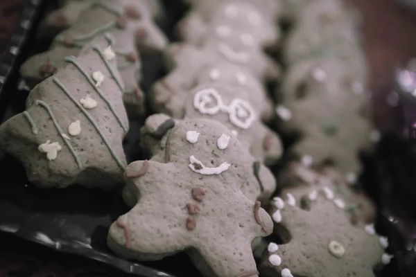 Lebkuchen Menschenform Auf Dem Tisch — Stockfoto