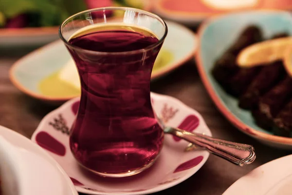 Eine Tasse Tee Auf Dem Tisch — Stockfoto