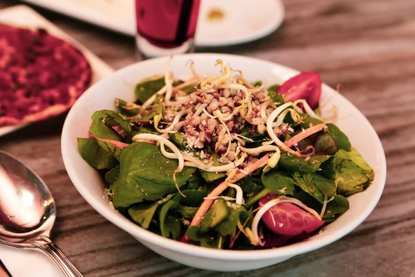 Prato Salada Fresca Com Verduras Misturadas — Fotografia de Stock