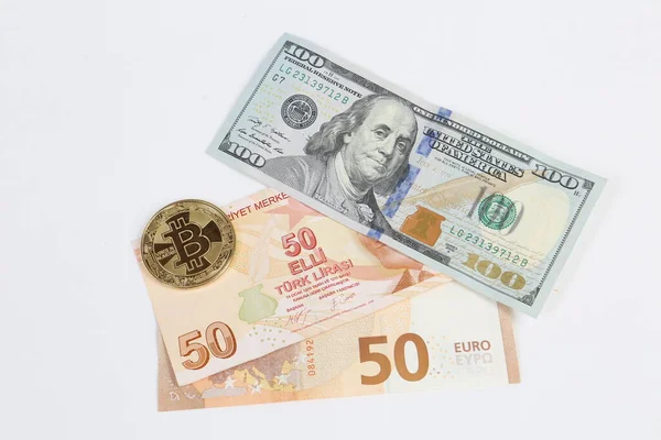 Банкноты Турецких Лир Доллары Сша Евро Биткоины — стоковое фото