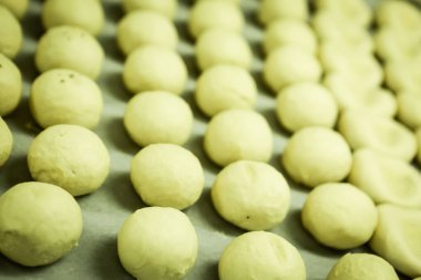 Koyu çikolata parçaları ile tanımlama