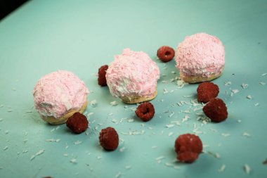 Koyu çikolata parçaları ile tanımlama