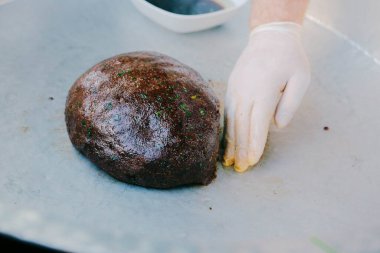 Türk yemeği, puro, turka bifteği veya chee kofta.