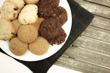 Koyu çikolata parçaları ile tanımlama