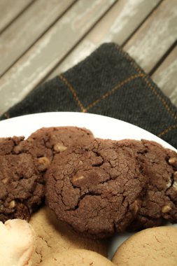 Koyu çikolata parçaları ile tanımlama