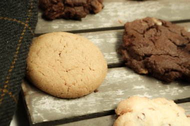 Koyu çikolata parçaları ile tanımlama