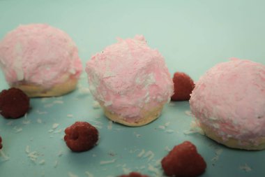 Koyu çikolata parçaları ile tanımlama