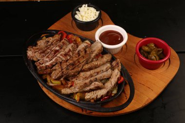 Taze ızgara biftek eti. 