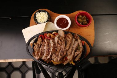 Masada nefis et yemeği. 