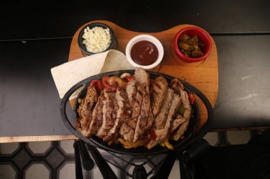 Masada nefis et yemeği. 