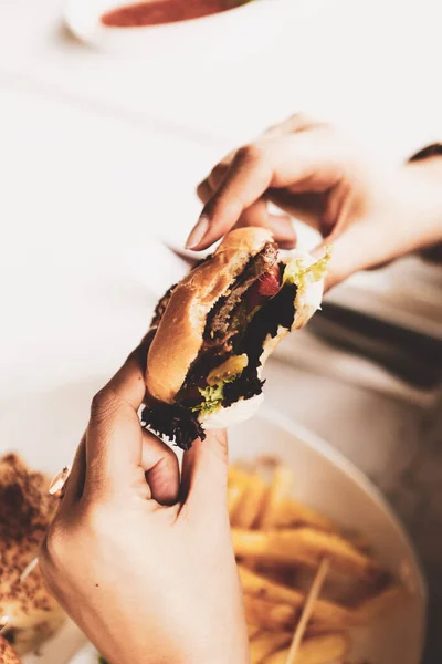 Hamburger Maison Aux Légumes Frais — Photo