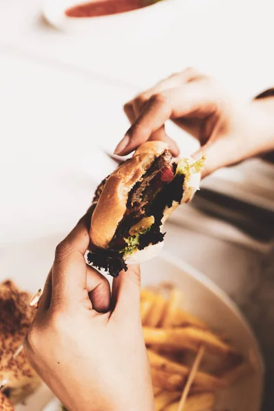 Hamburger Maison Aux Légumes Frais — Photo