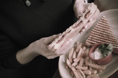 Geleneksel Türk tostu, lezzetli kahvaltı