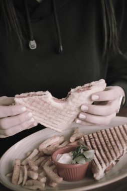 Geleneksel Türk tostu, lezzetli kahvaltı