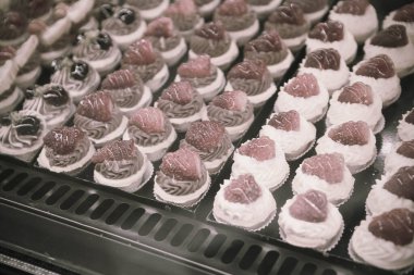 Masada lezzetli bir pasta var.