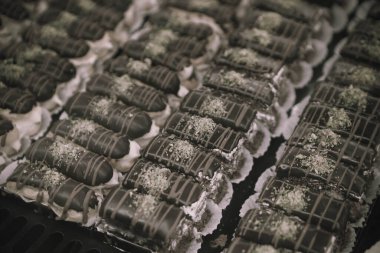 Masada lezzetli bir pasta var.