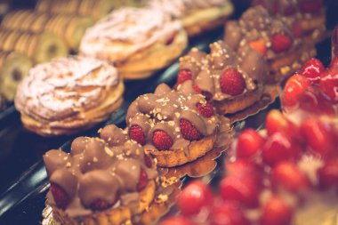 Masada lezzetli bir pasta var.