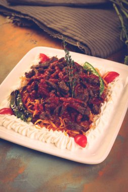 Masada nefis et yemeği. 