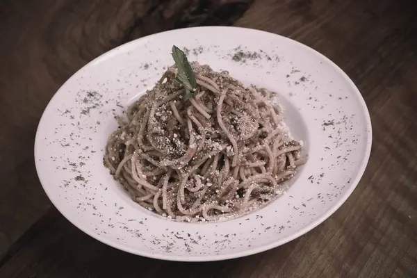 Sabroso Apetitoso Clásico Pasta Italiana Con Una Deliciosa Salsa —  Fotos de Stock