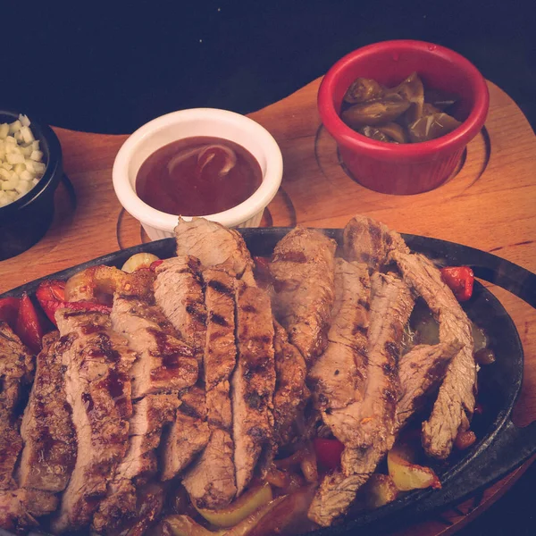 Deliziosa Farina Carne Sul Tavolo — Foto Stock