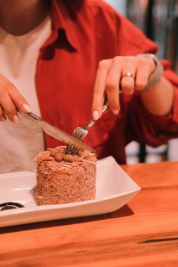 Masada lezzetli bir pasta var.
