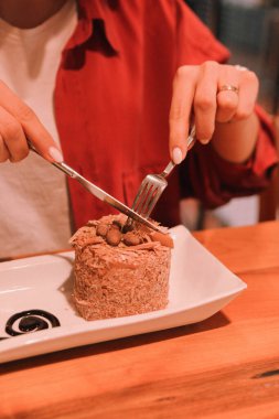 Masada lezzetli bir pasta var.