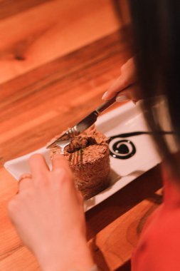 Masada lezzetli bir pasta var.