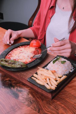 Masada nefis et yemeği. 