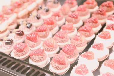 Masada lezzetli bir pasta var.