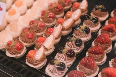 Masada lezzetli bir pasta var.