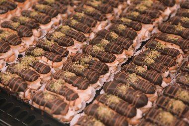 Masada lezzetli bir pasta var.