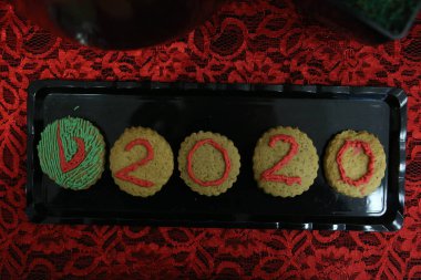 Koyu çikolata parçaları ile tanımlama