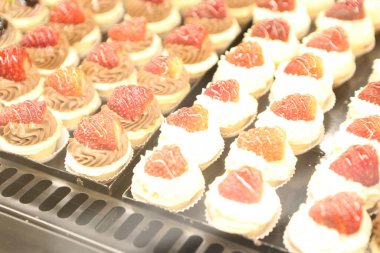 Masada lezzetli bir pasta var.