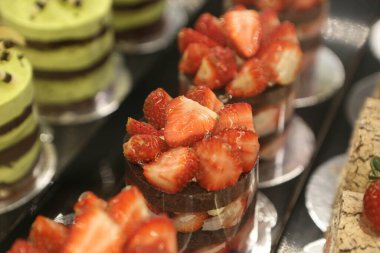 Masada lezzetli bir pasta var.