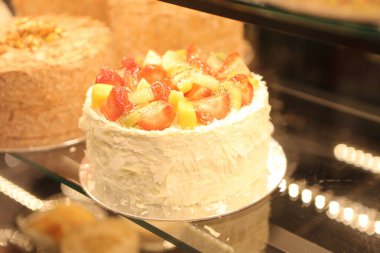 Masada lezzetli bir pasta var.