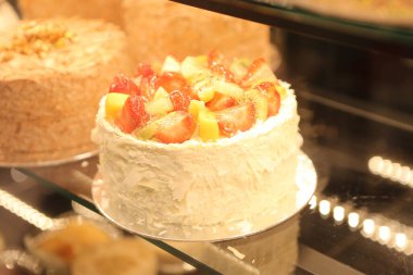 Masada lezzetli bir pasta var.