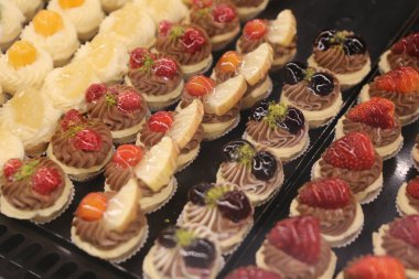 Masada lezzetli bir pasta var.