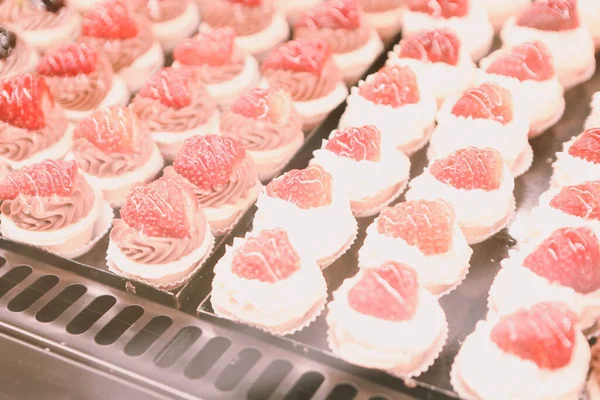 Masada lezzetli bir pasta var.