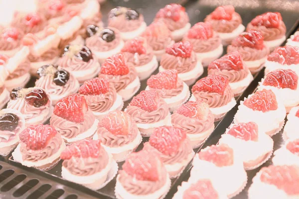 Masada lezzetli bir pasta var.