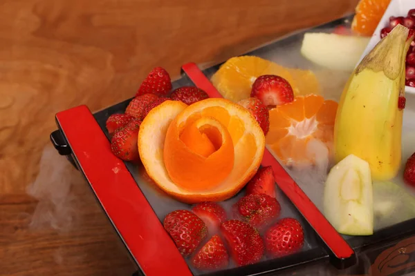 Assiette Avec Délicieux Fruits Mélangés Des Fruits Tranchés — Photo