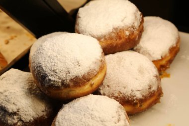 Masada lezzetli bir pasta var.