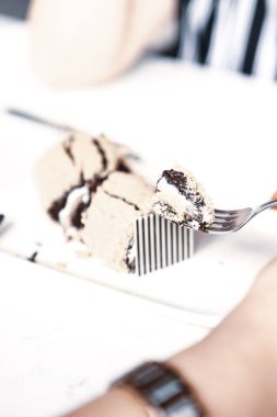 Masada lezzetli bir pasta var.