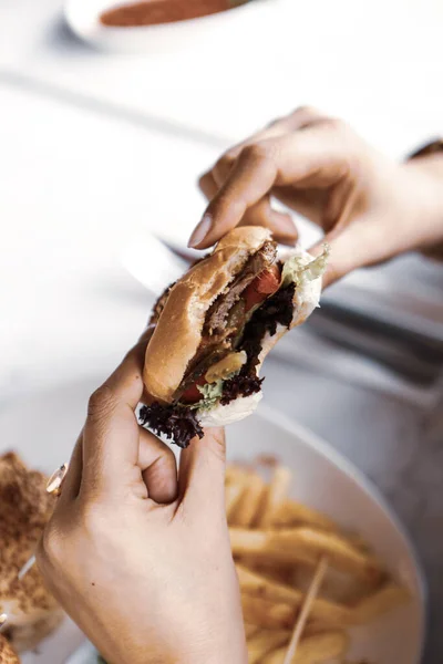 Hamburger Maison Aux Légumes Frais — Photo