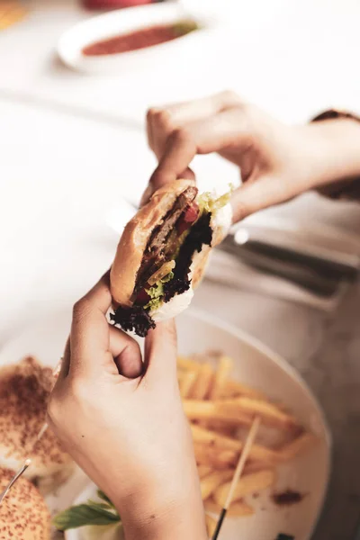 Hamburger Maison Aux Légumes Frais — Photo