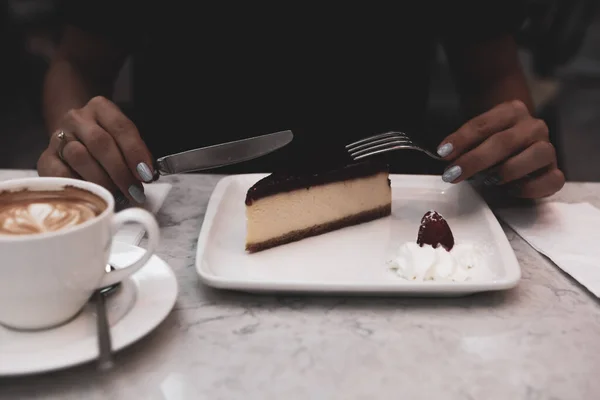 Une Tranche Délicieux Gâteau Une Tasse Café — Photo