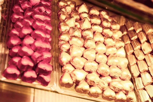 bir sürü değişik çikolatalı pralin