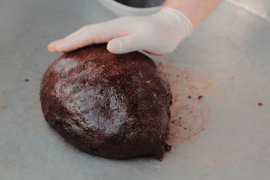 Türk yemeği, puro, turka bifteği veya chee kofta.