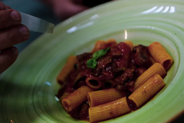 Panela Com Macarrão Fogão Cozinha — Fotografia de Stock