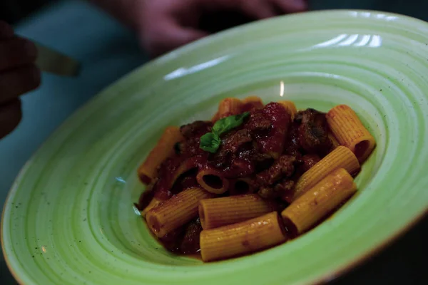 Panela Com Macarrão Fogão Cozinha — Fotografia de Stock